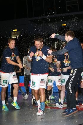 Handball 3 Bundesliga 2017 2018 Hamburg Handball vs MTV Braunschweig Beer shower for Stefen Schröder Sports hall Alsterdorf Hamburg