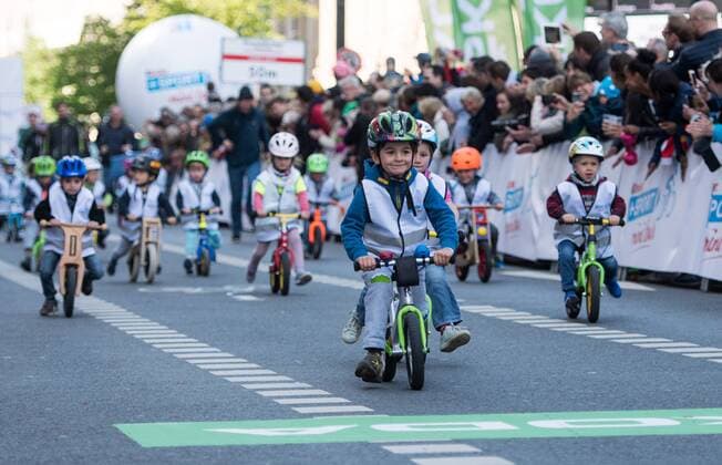 01 05 2018 xmhx Cycling Around the Eschborn financial center 2018 emspor v l The childrens race as part of the Frankfurt Eschborn Eschborn cycle sports race