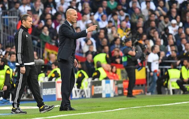 01 05 2018 xfux Football Champions League semi-finals Real Madrid FC Bayern Munich emspor v l coach Zinedine Zidane Real Madrid gives gestures gestures with the gestures gesticulate gestures gesticulate Madrid