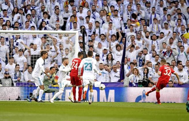 01 05 2018 Football UEFA Champions League 2017 2018 Semifinals Second leg Real Madrid FC Bayern Munich in Bernabeu Stadium Madrid Shot on goal Joshua Kimmich re FC Bayern Munich to 1 0