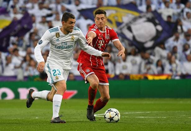 01 05 2018 xfux Football Champions League semi-finals Real Madrid Bayern Muenchen emspor v l Robert Lewandowski Bayern Munich Mateo Kovacic Real Madrid Madrid