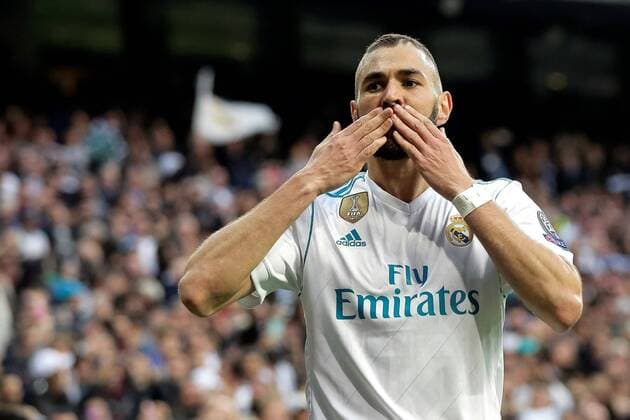 Real Madrid s Karim Benzema celebrates after scoring the 1-1 equalizer against Bayern Munich during the UEFA Champions League semi finals second leg match between Real Madrid and Bayern Munich at Santiago Bernabeu Stadium, in Madrid, Spain, 01 May 2018. Real Madrid vs Bayern Munich !ACHTUNG: NUR REDAKTIONELLE NUTZUNG!  Copyright: xEMILIOxNARANJOx GRAF6562 20180501-636608062781062782