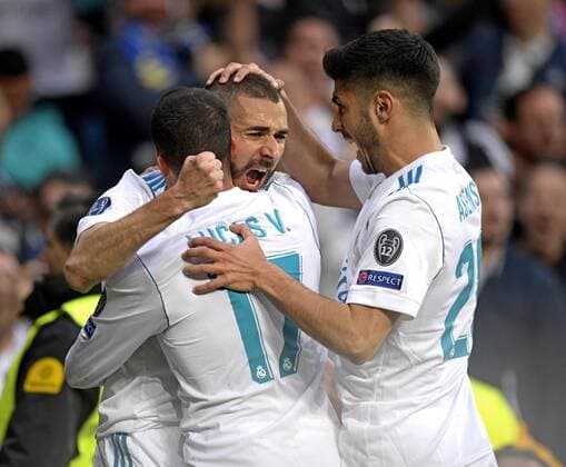 01 05 2018 Football UEFA Champions League 2017 2018 Semifinal Second leg Real Madrid FC Bayern Munich in Bernabeu stadium Madrid Torjubel Karim Benzema 2 v left Real Madrid left Lucas Vazquez Real Madrid right Marco Asensio Real Madrid