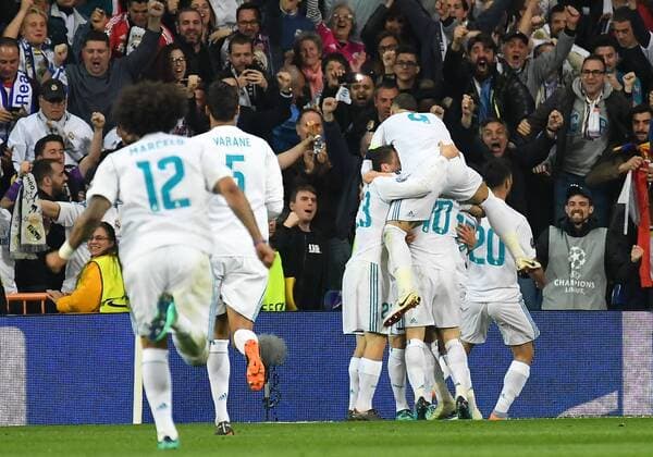 01 05 2018 xfux Football Champions League semi-finals Real Madrid Bayern Muenchen emspor v l Karim Benzema Real Madrid celebrate the goal The goal celebrations for 2 1 Madrid