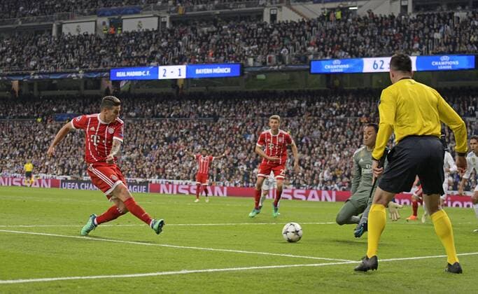 01 05 2018 Football UEFA Champions League 2017 2018 Semifinal Second leg Real Madrid FC Bayern Munich in Bernabeu stadium Madrid Shot on goal to 2 2 James Rodriguez left Bayern Munich