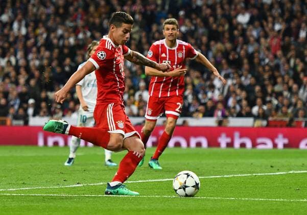 01 05 2018 xfux Football Champions League semi-finals Real Madrid Bayern Muenchen emspor v l James Rodriguez Bayern Munich celebrate the goal The goal scored to score scored the goal for 2 2 Madrid