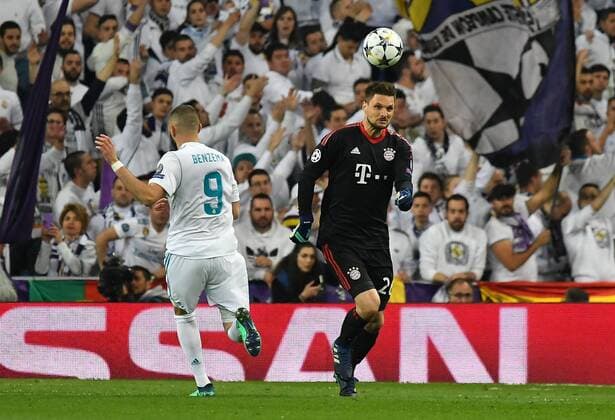 01 05 2018 xfux Football Champions League semi-finals Real Madrid Bayern Muenchen emspor v l Karim Benzema Real Madrid Sven Ulreich FC Bayern Muenchen Madrid