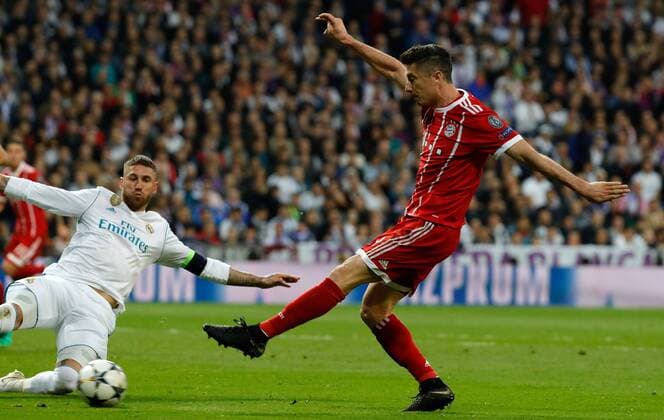 Madrid Spain 01 05 2018 UEFA Champions League 2017 18 Season Semi finals Semifinals Second leg Relegation Real Madrid FC Bayern Munich Sergio Ramos Real Madrid and Robert Lewandowski FCB in action DeFodi523