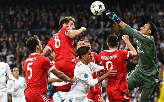 01 05 2018 xfux Football Champions League semi-finals Real Madrid Bayern Muenchen emspor vl Javi Martinez Bayern Munich Keylor Navas Real Madrid Robert Lewandowski Bayern Munich Muenchen Madrid