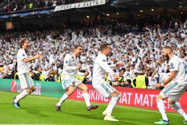 Karim Benzema Real cheers for his goal to m 2 1 together with Lucas Vazquez Real Mateo Kovacic Real Luka Modric Real Real Madrid FC Bayern UEFA Champions League CL Semi Finals 1 2 Final Retay Season 2017 2018 Soccer Soccer Soccer Men Germany Germany Madrid 1 5 2018 Stadion Bernabeu