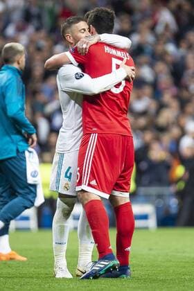 Real Madrid Sergio Ramos and Bayern Munich Mats Hummels during Semi Finals UEFA Champions League match between Real Madrid and Bayern Munich at Santiago Bernabeu Stadium in Madrid, Spain. May 01, 2018.  (20180501046)