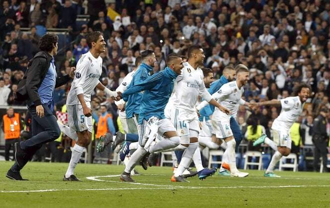 Real Madrid s players jubilate the qualificarion after the UEFA Champions League semifinal second leg match between Real Madrid and Bayern Munich, at the Santiago Bernabeu stadium, in Madrid, Spain, 01 May 2018. Real Madrid vs. Bayern Munich !ACHTUNG: NUR REDAKTIONELLE NUTZUNG!  Copyright: xJavierxLizonx MAD40 20180501-636608143670942275