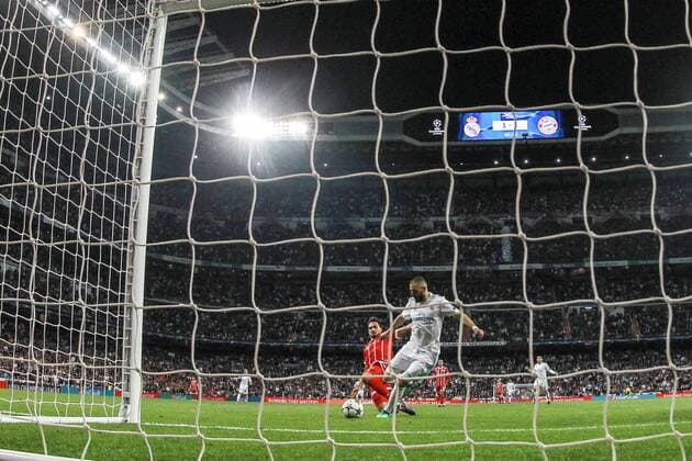 Real Madrid s Karim Benzema scores a goal during the UEFA Champions League semifinal second leg match between Real Madrid and Bayern Munich, at the Santiago Bernabeu stadium, in Madrid, Spain, 01 May 2018. Real Madrid vs. Bayern Munich !ACHTUNG: NUR REDAKTIONELLE NUTZUNG!  Copyright: xRodrigoxJimenezx MAD49 20180501-636608146354719713