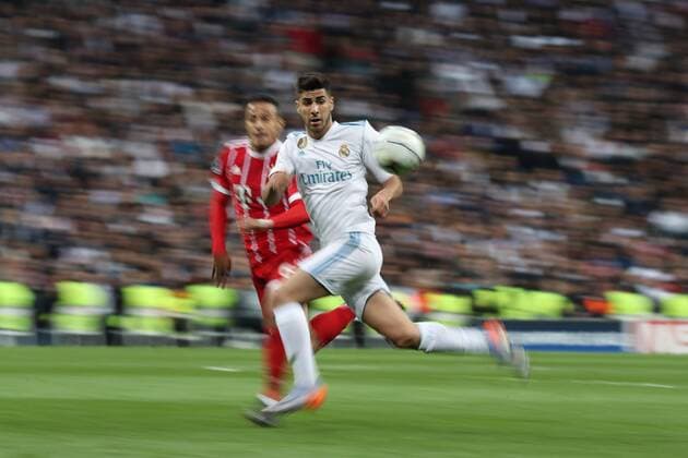 May 1, 2018 - Madrid, Spain - MARCO ASENSIO of Real Madrid duels for the ball with THIAGO ALCANTARA Bayern Munich during the UEFA Champions League, semi final, 2nd leg football match between Real Madrid CF and FC Bayern Munich on May 1, 2018 at Santiago Bernabeu stadium in Madrid, Spain Football - UEFA Champions League - Real Madrid CF vs FC Bayern Munich  - ZUMAb169 20180501_zaa_b169_009 Copyright: xManuelxBlondeau Aop.Pressx