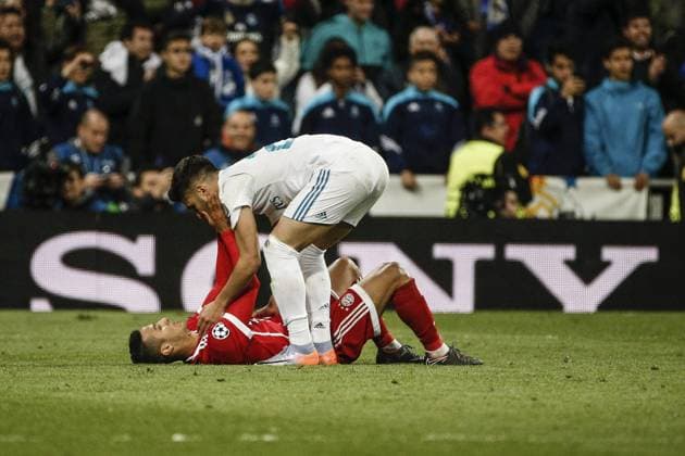 Bilder des Tages - SPORT 1st May 2018, Santiago Bernabeu, Madrid, Spain; UEFA Champions League football, semi final, 2nd leg, Real Madrid versus Bayern Munich; Real Madrid players celebrate the step to the final  ActionPlus12018801