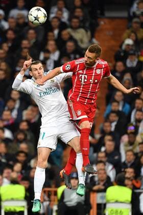 Joshua KIMMICH Bayern Muenchen Action Combat against Gareth BALE Real Madrid Football Champions League Semifinals Real Madrid FC Bayern Muenchen 2 2 am 01 05 2018 E N T A D I O S A N A G A B E R N A B E U