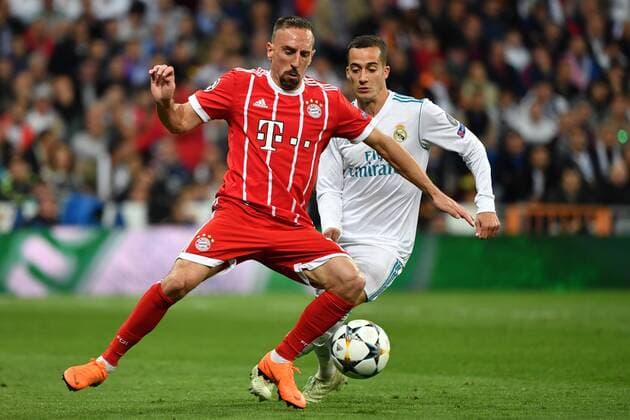 Franck RIBERY Bayern Muenchen Action Fight against Lucas VAZQUEZ Real Madrid Football Champions League Semifinals Real Madrid FC Bayern Muenchen 2 2 am 01 05 2018 E S T A D I O S A N A G A B E R N A B E U
