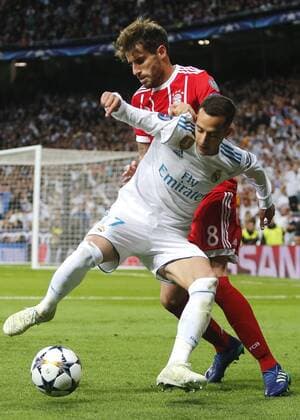 Lucas Vazquez and Javi Martinez at the UEFA Champions League semi-final match Real Madrid against Bayern Munich 2 2 at the Estadio Santiago Bernabeu Madrid 01 05 2018  Foto:xDyDxFotografosx xFuturexImage