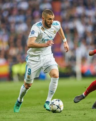 Karim BENZEMA Real 9 Single Action with Ball Full-length Cut Out Single Shot High School Action Full Body Single Shot Action Ball-Taking Ball Treatment REAL MADRID FC BAVARIA MUENCHEN 2 2 Semifinals Back Game Football UEFA Champions League Madrid Spain 01 05 2018 CL Season 2017 2018 FCB