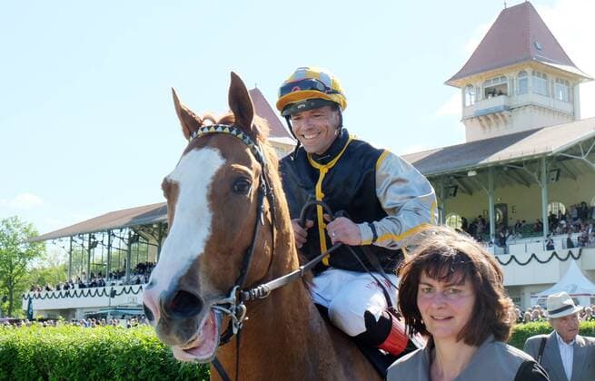 Leipzig Racecourse Leipzig 01 05 2018 Discglass racecourse In the picture Jockey Marc Timpelan wins the Kaiseball race on Sameer, a race sponsored by Bundesliga club RB Leipzig in honor of longtime player Dominic Kaiser