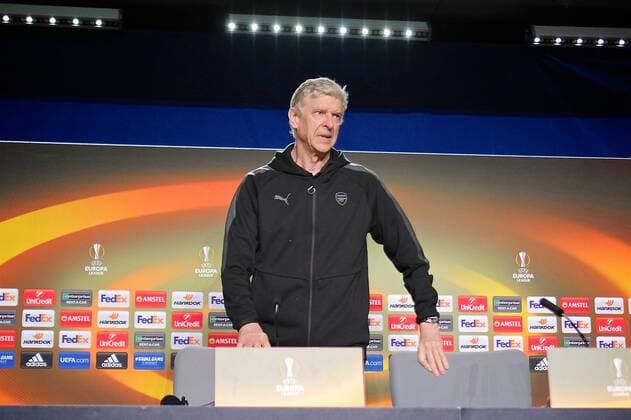 Arsenal press conference PK Pressekonferenz Arsenal manager Arsene Wenger takes his seat for the Arsenal Press Conference at the Wanda Metropolitano Stadium, Madrid Content Not Available For UK Newspapers Copyright: xKristianxKanex FIL-11736-0012
