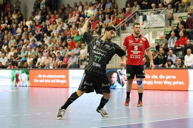 Savvas Savvas VfL Eintracht Hildesheim 77 directs a seven-meter ASV Hamm Westphalia vs VfL Eintracht Hildesheim Handball 2 Bundesliga 02 05 2018 ASV Hamm Westphalia vs VfL Eintracht Hildesheim Handball 2 Bundesliga 02 05 2018 Hamm Copyright: xEIBNER JanxStrohdiekx EP_JSK