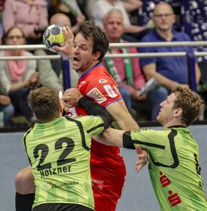 TV Emsdetten HBW Balingen Weilstetten vl Dirk Holzner Emsdetten Matthias Flohr HBW Merten Krings Emsdetten Handball 2 League TV Emsdetten HBW Balingen 02 05 2018 Emsdetten Copyright: xEIBNER Oberheimx EP_OBERHEIM