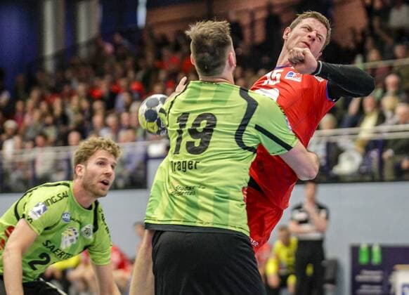 TV Emsdetten HBW Balingen Weilstetten Jasper Adams Yannik Dräger both Emsdetten and Martin Schrobel HBW Handball 2 League TV Emsdetten HBW Balingen 02 05 2018 Emsdetten Copyright: xEIBNER Oberheimx EP_OBERHEIM