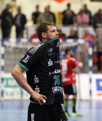 Disappointment at Fynn Wiebe VfL Eintracht Hildesheim 24 ASV Hamm Westphalia vs VfL Eintracht Hildesheim Handball 2 Bundesliga 02 05 2018 ASV Hamm Westphalia vs VfL Eintracht Hildesheim Handball 2 Bundesliga 02 05 2018 Hamm Copyright: xEIBNER JanxStrohdiekx EP_JSK