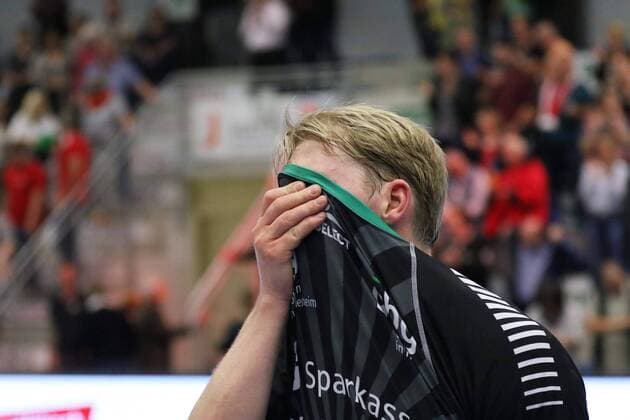 Disappointment at Jacob Nelson VfL Eintracht Hildesheim 9 ASV Hamm Westphalia vs VfL Eintracht Hildesheim Handball 2 Bundesliga 02 05 2018 ASV Hamm Westphalia vs VfL Eintracht Hildesheim Handball 2 Bundesliga 02 05 2018 Hamm Copyright: xEIBNER JanxStrohdiekx EP_JSK