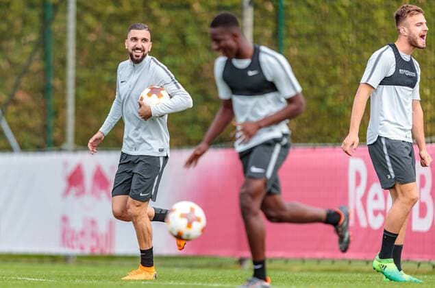 02 05 2018 Trainingsgelde Salzburg AUT UEFA EL Salzburg vs Olympique Marseille Semi-Finals Back round Training image Munas Dabbur FC Salzburg Marin Pongracic FC Salzburg during a training session before the UEFA Europa League Semifinal 2nd Leg match between FC Salzburg and Olympique Marseille at the training ground in Salzburg Austria on 2018 05 02 Salzburg  EX_FEI