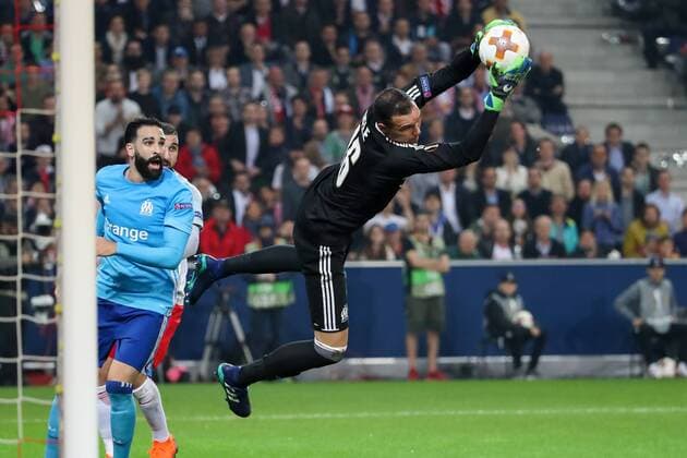 Bilder des Tages - SPORT SOCCER - EL, RBS vs Marseille SALZBURG,AUSTRIA,03.MAY.18 - SOCCER - UEFA Europa League, semifinal, Red Bull Salzburg vs Olympique Marseille. Image shows Adil Rami and Yohann Pele (Marseille). GEPAxpictures xChristianxWalgram