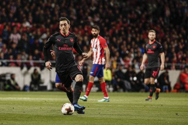 3rd May 2018, Wanda Metropolitano, Madrid, Spain; UEFA Europa League football, semi final, 2nd leg, Atletico Madrid versus Arsenal; Mesut Ozil (Arsenal) controls the ball through midfield  ActionPlus12019182