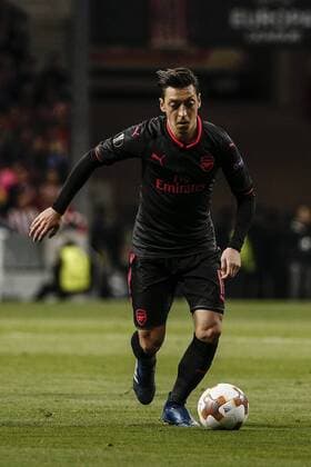 3rd May 2018, Wanda Metropolitano, Madrid, Spain; UEFA Europa League football, semi final, 2nd leg, Atletico Madrid versus Arsenal; Mesut Ozil (Arsenal) controls the ball  ActionPlus12019188