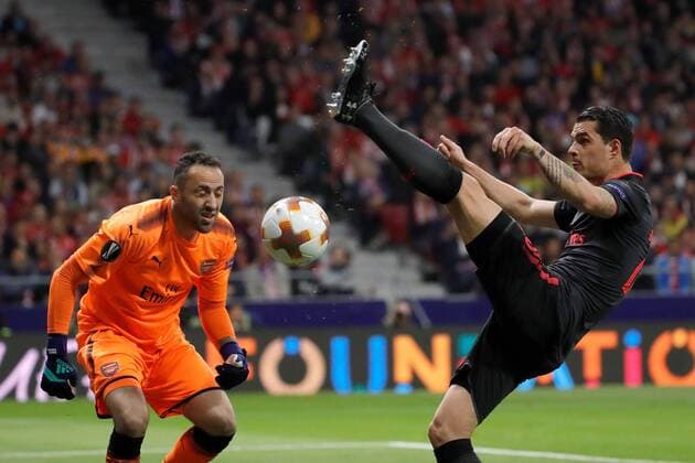 Arsenal s goalkeeper David Ospina (L) in action against Arsenal s Granit Xhaka during the UEFA Europa League semifinal second leg match between Atletico de Madrid and Arsenal at the Wanda Metropolitano stadium in Madrid, Spain, 03 May 2017. Atletico de Madrid vs. Arsenal !ACHTUNG: NUR REDAKTIONELLE NUTZUNG!  Copyright: xJuanJoxMartinx CDM21 20180503-636609824318735990