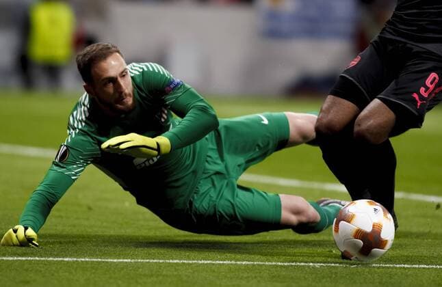 Jan Oblak of Atletico de Madrid and Alexandre Lacazette of Arsenal during the UEFA Europe League 2017 18 Semi final second leg match between Atletico de Madrid and Arsenal at Wanda Metropolitano Stadium in Madrid on May 3, 2018. (Photo by Guille Martinez Cordon Press)  xGuillexMartinezx xEuropaxLeaguex2017 18:xAtleticoxdexMadridxvsxArsenalx