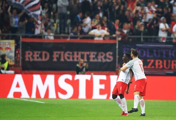 Bilder des Tages - SPORT SOCCER - EL, RBS vs Marseille SALZBURG,AUSTRIA,03.MAY.18 - SOCCER - UEFA Europa League, semifinal, Red Bull Salzburg vs Olympique Marseille. Image shows the rejoicing of Amadou Haidara (RBS) and Andreas Ulmer (RBS). GEPAxpictures xMarioxBuehner