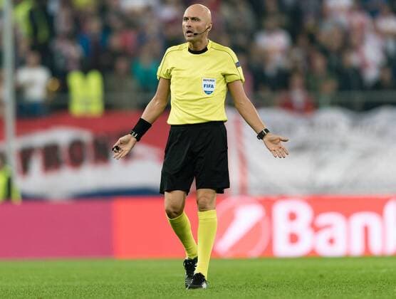 03 05 2018 Red Bull Arena Salzburg AUT UEFA EL Salzburg vs Olympique Marseille Semifinals Rueckspiel im Bild Referee Sergei Karasev during the UEFA Europa League Semifinal 2nd Leg Match between FC Salzburg and Olympique Marseille at the Red Bull Arena in Salzburg Austria on 2018 05 03 Salzburg  EX_ADE