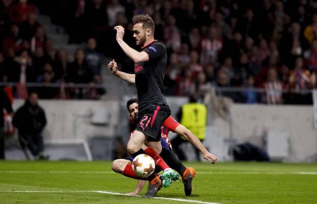 Diego Costa of Atletico de Madrid and Calum Chambers of Arsenal during the UEFA Europe League 2017 18 Semi final second leg match between Atletico de Madrid and Arsenal at Wanda Metropolitano Stadium in Madrid on May 3, 2018. (Photo by Guille Martinez Cordon Press)  xGuillexMartinezx xEuropaxLeaguex2017 18:xAtleticoxdexMadridxvsxArsenalx