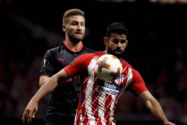 Diego Costa of Atletico de Madrid and Shkodran Mustafi of Arsenal during the UEFA Europe League 2017 18 Semi final second leg match between Atletico de Madrid and Arsenal at Wanda Metropolitano Stadium in Madrid on May 3, 2018. (Photo by Guille Martinez Cordon Press)  xGuillexMartinezx xEuropaxLeaguex2017 18:xAtleticoxdexMadridxvsxArsenalx