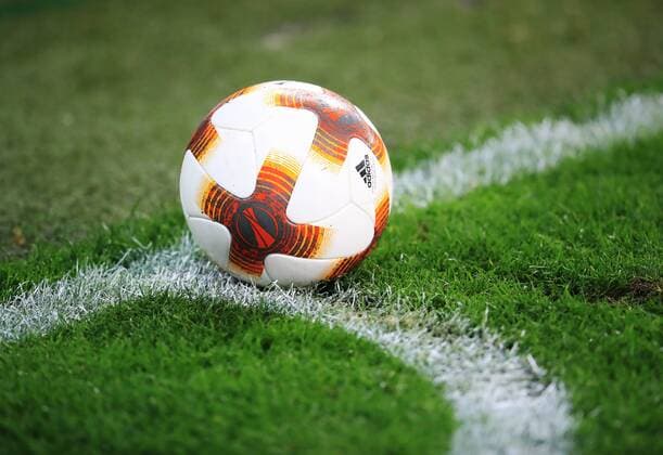 SOCCER - EL, RBS vs Marseille SALZBURG,AUSTRIA,03.MAY.18 - SOCCER - UEFA Europa League, semifinal, Red Bull Salzburg vs Olympique Marseille. Image shows a feature with a ball at the corner. GEPAxpictures xMarioxBuehner