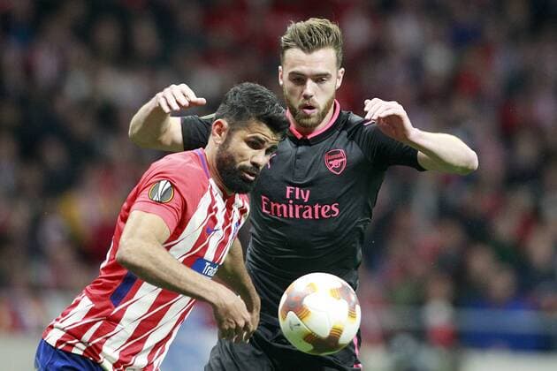 Atletico de Madrid s Diego Costa (l) and Arsenal FC s Calum Chambers during Europa League Semi-finals, 2ndt leg. May 3,2018.  (2018050346)