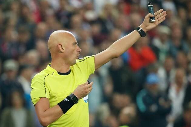 SOCCER - EL, RBS vs Marseille SALZBURG,AUSTRIA,03.MAY.18 - SOCCER - UEFA Europa League, semifinal, Red Bull Salzburg vs Olympique Marseille. Image shows referee Sergei Karasev (RUS). GEPAxpictures xChristianxWalgram