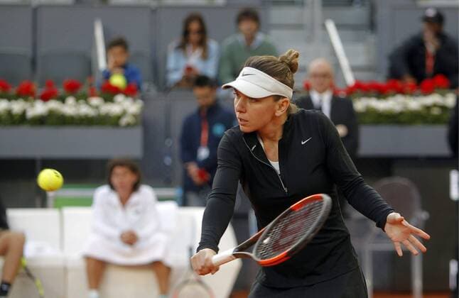 Manolo Santana Charity, match of tennis during Madrid Open of Tennis in profit of two NGOs for support programs for women and girls in vulnerability situation. (Photo: Jose Cuesta 261 Cordon Press). Halep. Cordon Press Manolo Santana Charity, partido de tenis durante el Madrid Open de Tenis en beneficio de dos ONG  xJ.xLuisxCuestax xx