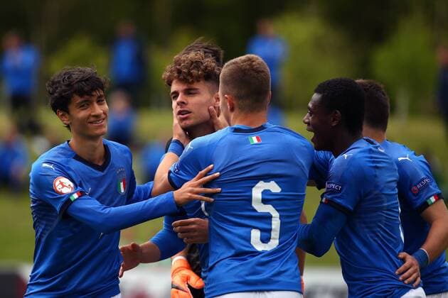 4th May, St Georges Park, Burton-on-Trent, England; UEFA Under 17 European Championships, Italy U17s versus Switzerland U17s; Edoardo Vergani of Italy celebrates with Alberto Barazzetta Paolo Gozzi Iweru Giuseppe Leone and Nicolo Armini of Italy after he scored in the 64th minute to make it 2-0  ActionPlus12019483