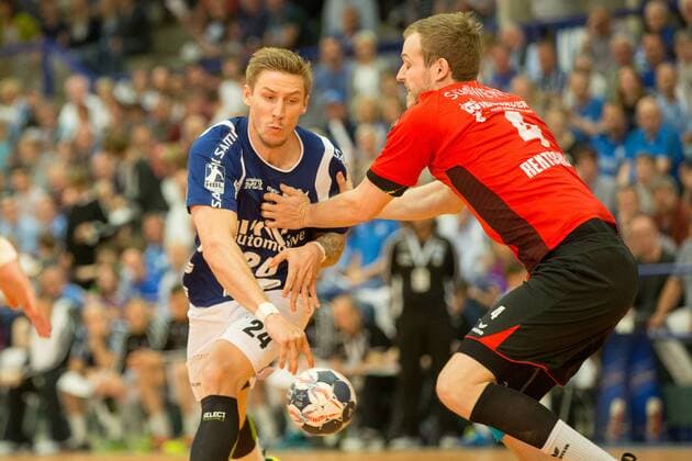 Linus Arnesson 24 Bergischer HC in a duel with Patrick Rentschler 4 SG BBM Bietigheim Bergischer HC vs SG BBM Bietigheim Handball 2 Bundesliga 04 05 18 Solingen NRW Germany Klingenhalle Copyright: xcdnx