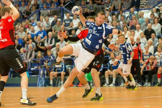 Max Darj 5 Bergischer HC at the throw Bergischer HC vs SG BBM Bietigheim Handball 2 Bundesliga 04 05 18 Solingen NRW Germany Klingenhalle Copyright: xcdnx
