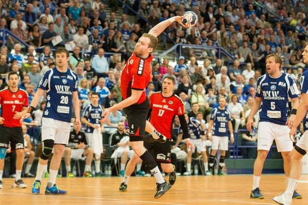 Patrick Rentschler 4 SG BBM Bietigheim at the throw Bergischer HC vs SG BBM Bietigheim Handball 2 Bundesliga 04 05 18 Solingen NRW Germany Klingenhalle Copyright: xcdnx