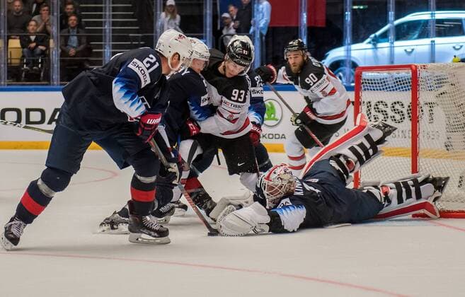 04 05 2018 xblx Ice Hockey World Cup 2018 USA Canada emspor vl Dylan Larkin Team USA Connor Murphy Team USA Ryan Nugent Hopkins Team Canada Canada Ryan O reilly Team Canada Canada Keith Kinkaid Team USA Herning