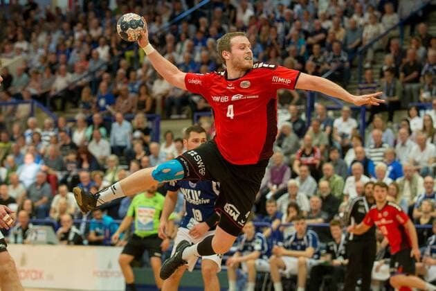 Patrick Rentschler 4 SG BBM Bietigheim at the throw Bergischer HC vs SG BBM Bietigheim Handball 2 Bundesliga 04 05 18 Solingen NRW Germany Klingenhalle Copyright: xcdnx